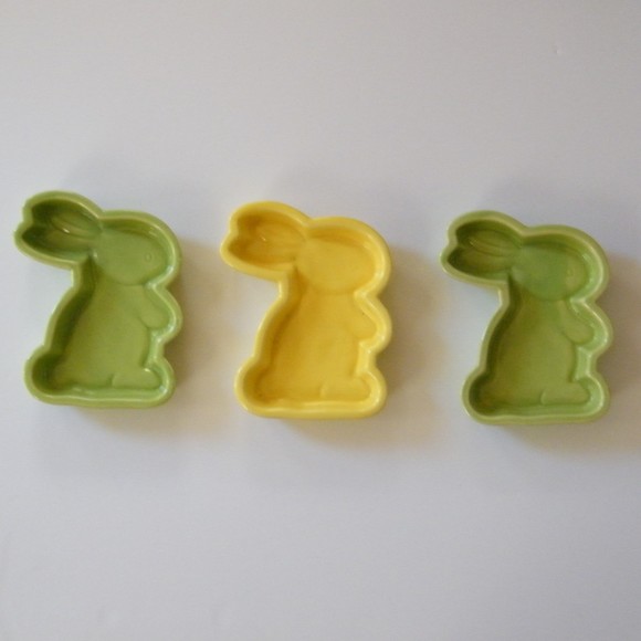 Vintage Easter Bunny Candy Dishes Set of 3 Ceramic Holiday Decor Green Yellow - Picture 1 of 9